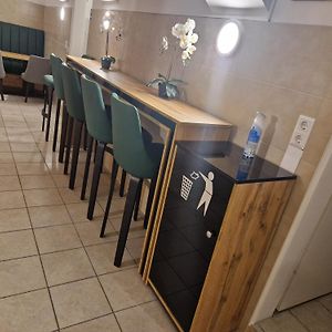 Kleine Kamer met Twee Aparte Bedden